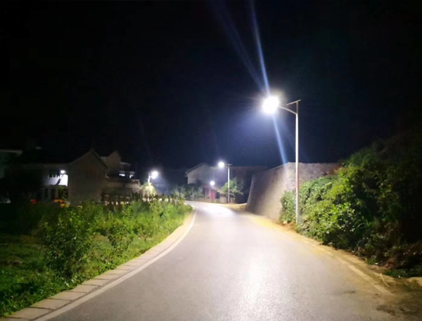 道路太阳能路灯案例